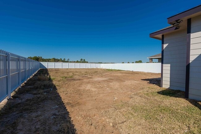 Building Photo - 208 Rd 5714