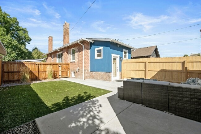 Building Photo - 1534 Meade St