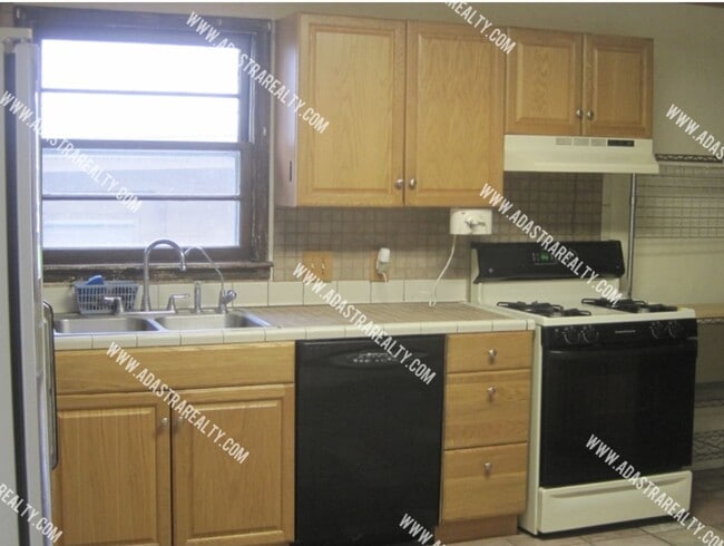 Building Photo - 1508 N 1732 Rd