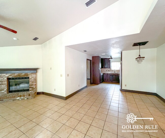 Building Photo - 4112 NW 16th Dr