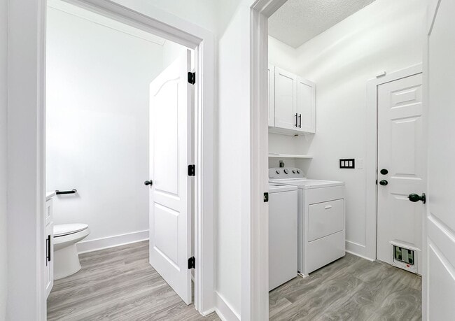 Building Photo - 4 BEDROOM 2.5 BATHROOM HOME IN OX-BOTTOM M...