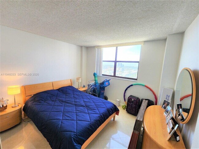 Building Photo - 290 174th St
