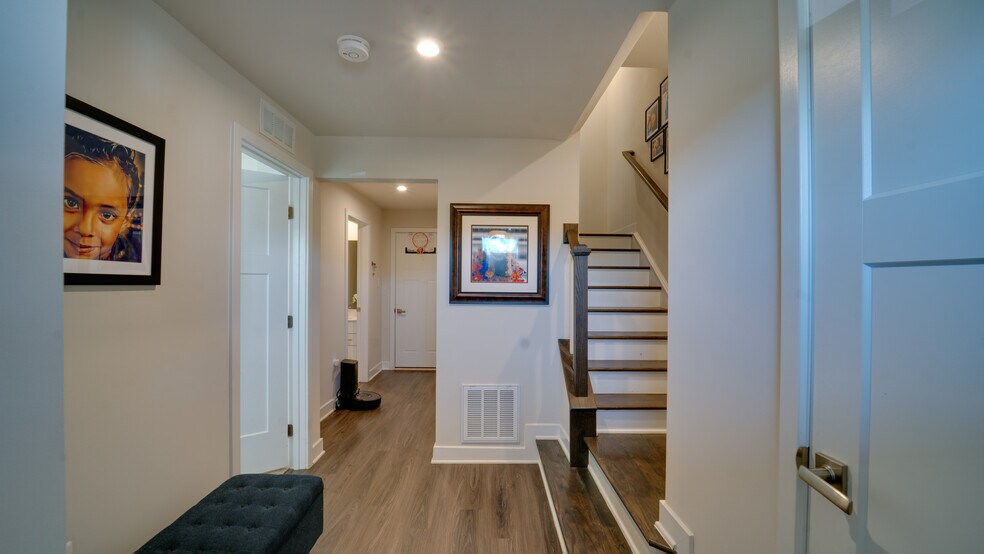 Building Photo - 2630 Jetstream Rd