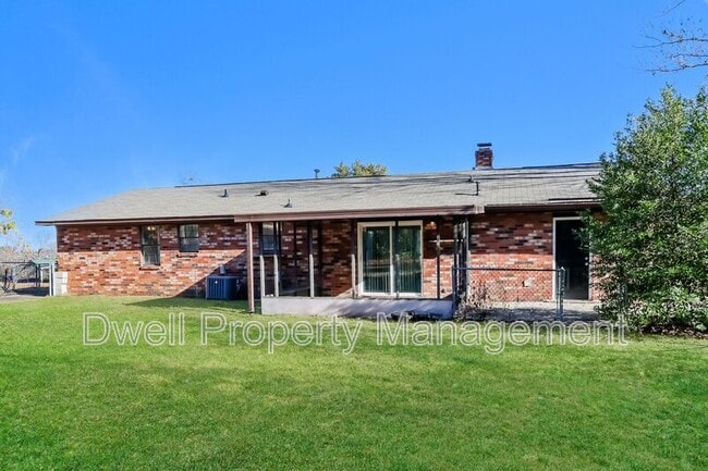 Building Photo - 2614 Andorra Dr