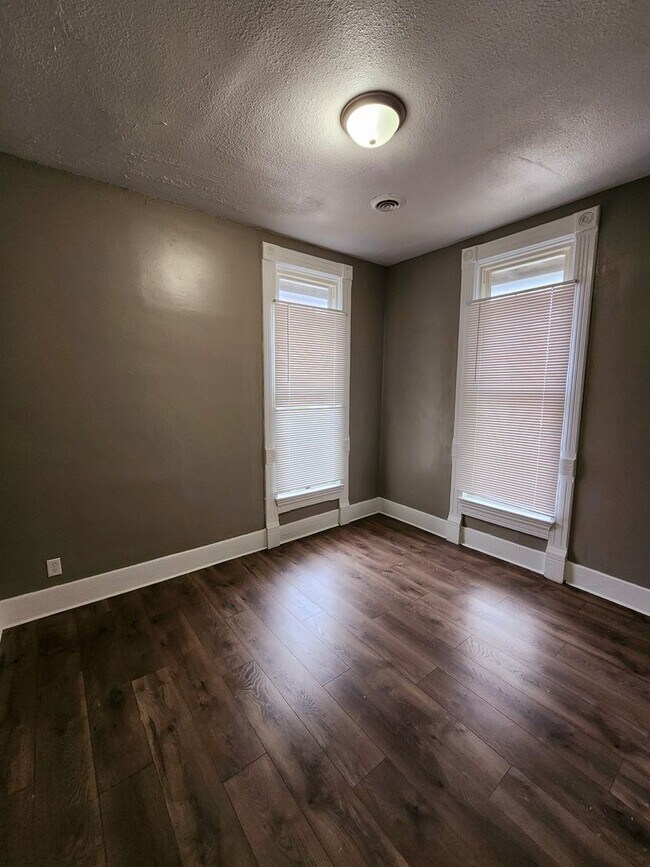 Building Photo - 401-403 South Jackson