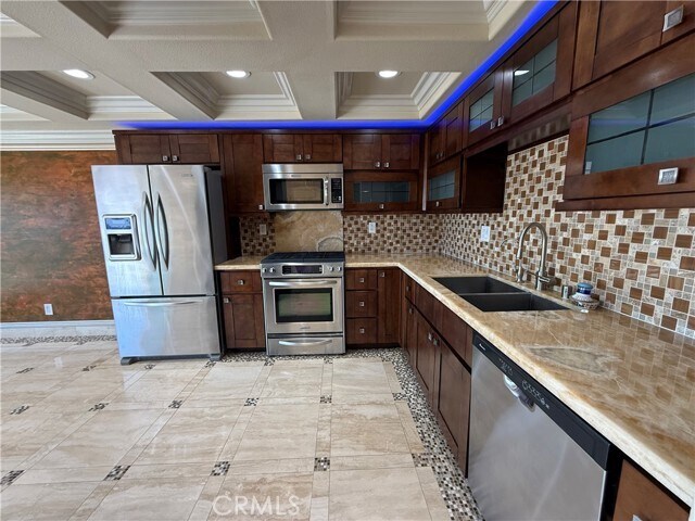 Building Photo - 18 Odyssey Ct