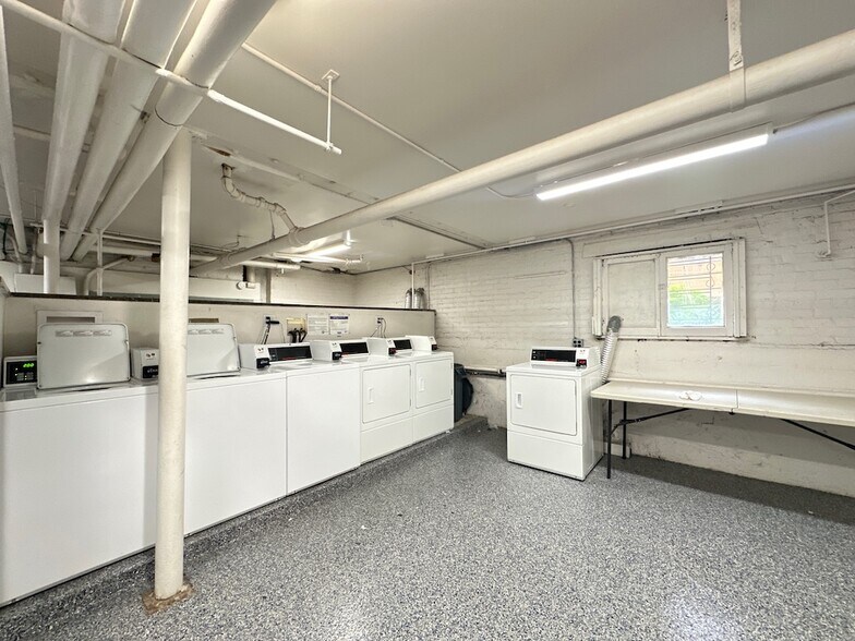 Building Photo - 2649.5 N Spaulding Ave