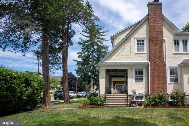 Building Photo - 2709 Oakford Rd
