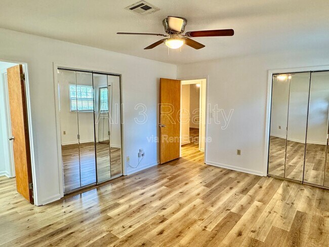 Building Photo - 2311 Cottingham Dr