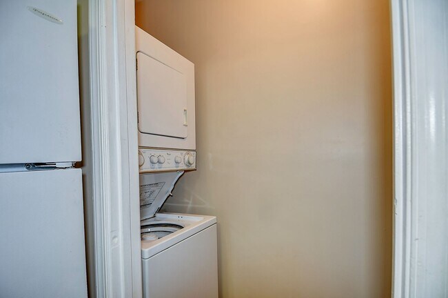 Building Photo - FOR RENT PRINCESS ANNE GARDENS!!