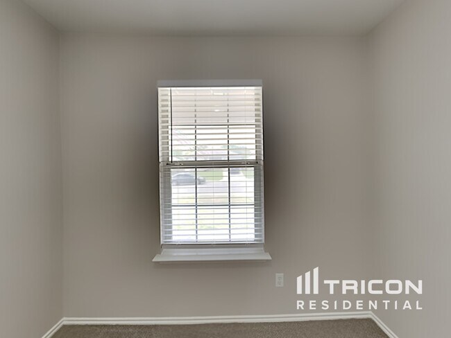 Building Photo - 10607 Shaencrest