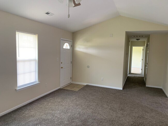 Building Photo - Gorgeous and Spacious Country home located in Camden County.