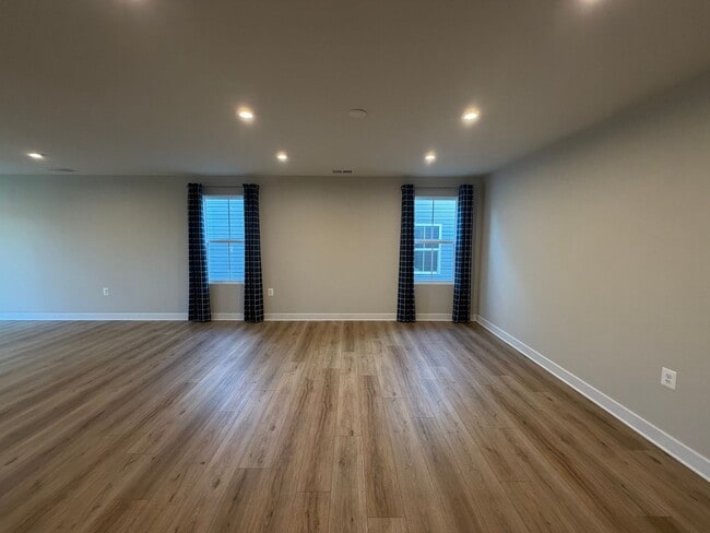 Building Photo - 80 White Sands Blvd