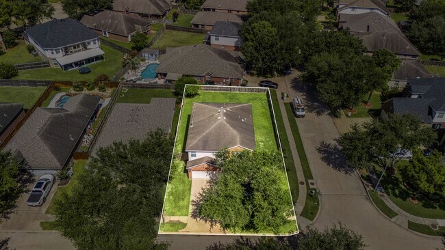 Building Photo - 10427 Lyndon Meadows Dr