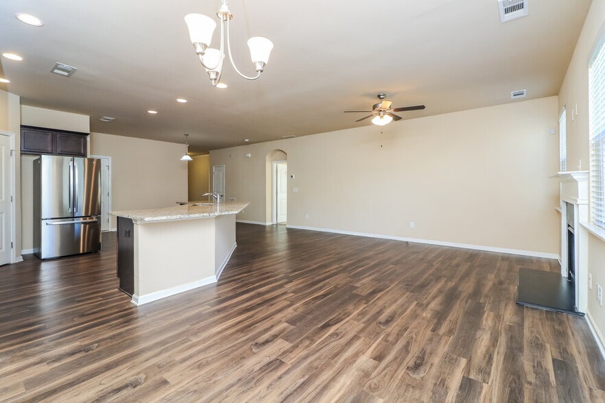 Building Photo - 32 Susie Creek Walk