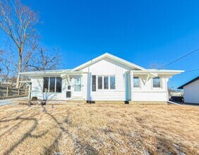 Building Photo - Spacious 3-Bedroom, 1-Bath Ranch - South Side Location