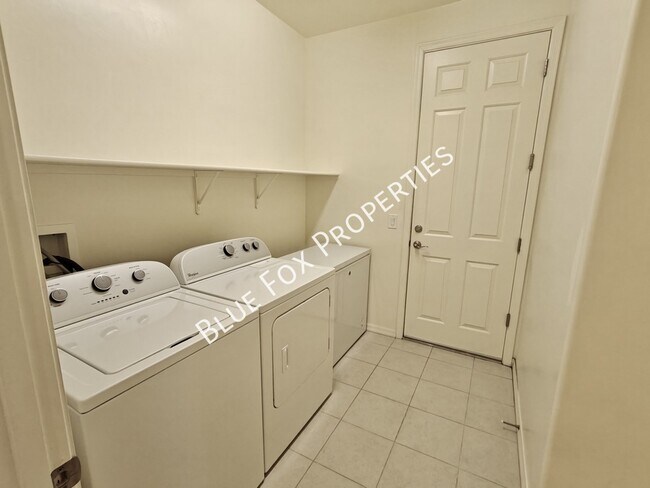 Building Photo - 12163 N Meditation Dr