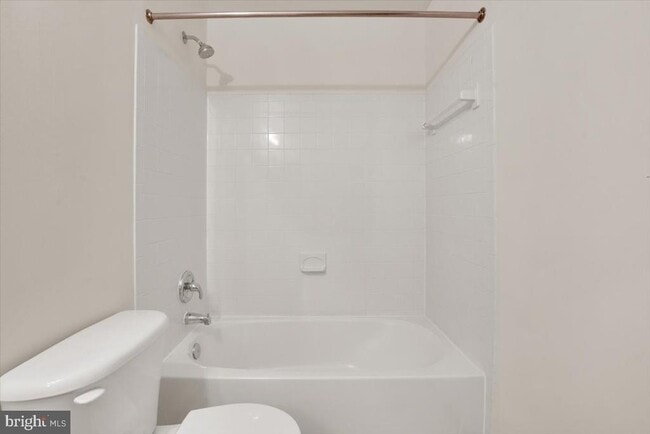 Building Photo - 43539 Kiplington Square