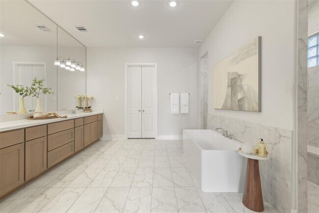 Building Photo - 17366 Camillia Trails