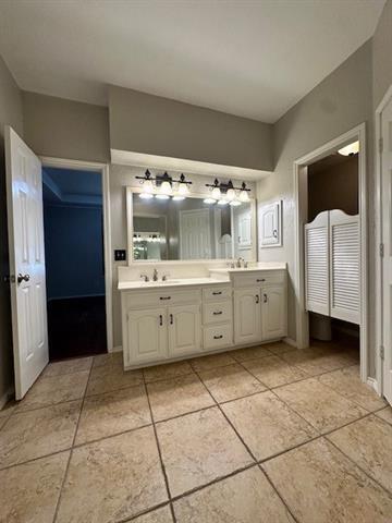 Building Photo - 245 Tanbark Cir