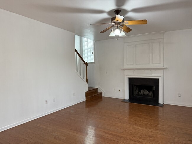Building Photo - 425 Friars Head Dr NE