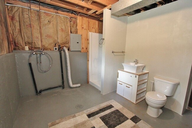 Building Photo - 102 View Cir