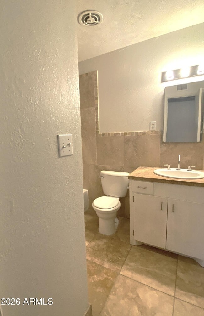 Building Photo - 7307 E Palm Ln