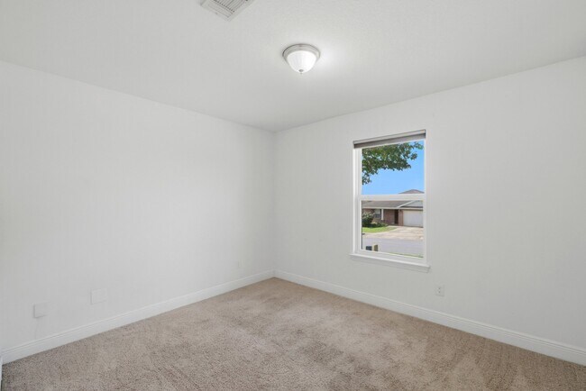 Building Photo - 5604 Shooting Star Ct