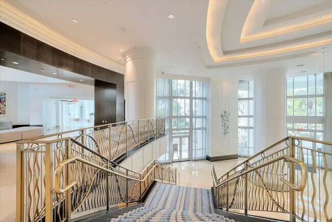 Building Photo - 4401 Collins Ave