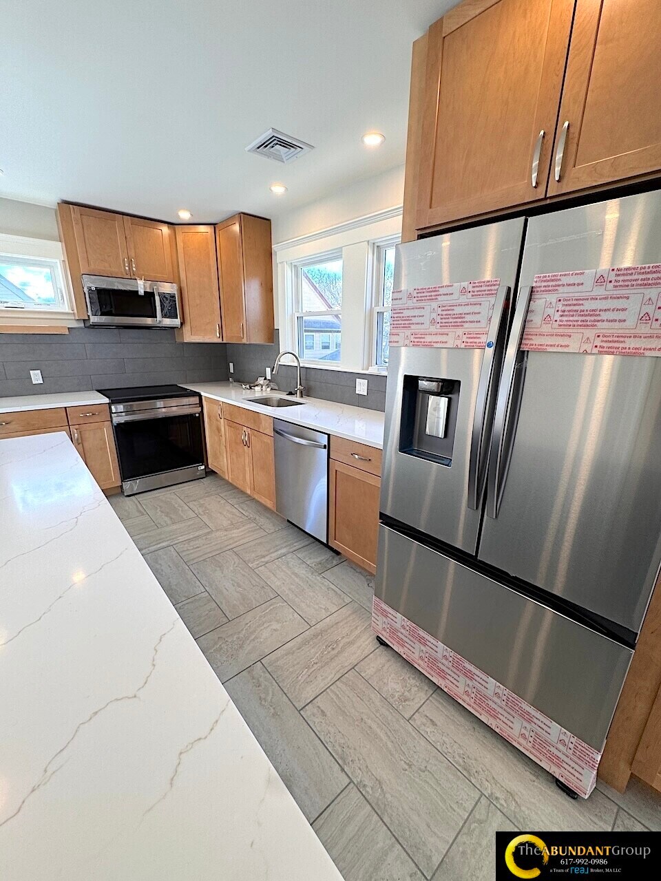 Building Photo - 14 White St