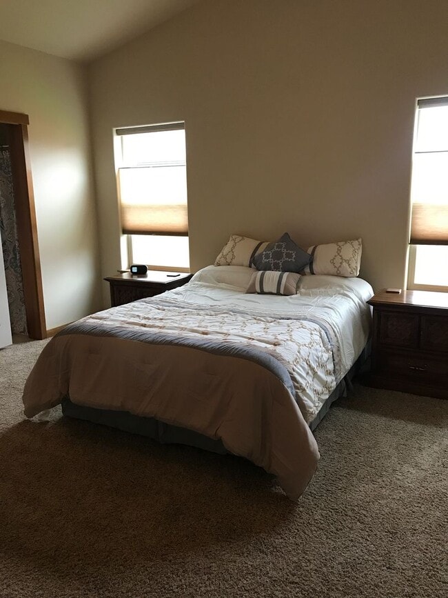 Building Photo - Single Family Home for Rent in Bozeman