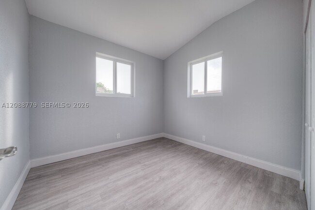 Building Photo - 17727 SW 103rd Ave