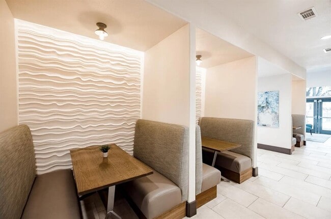 Building Photo - 10505 S I-35 Frontage Rd