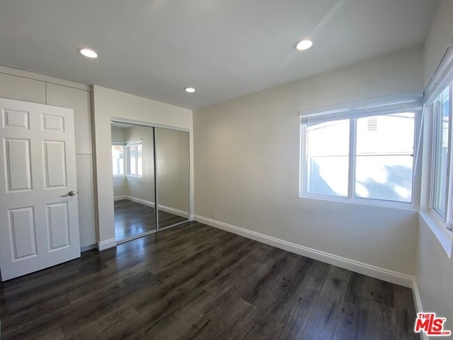 Building Photo - 6644 Atoll Ave