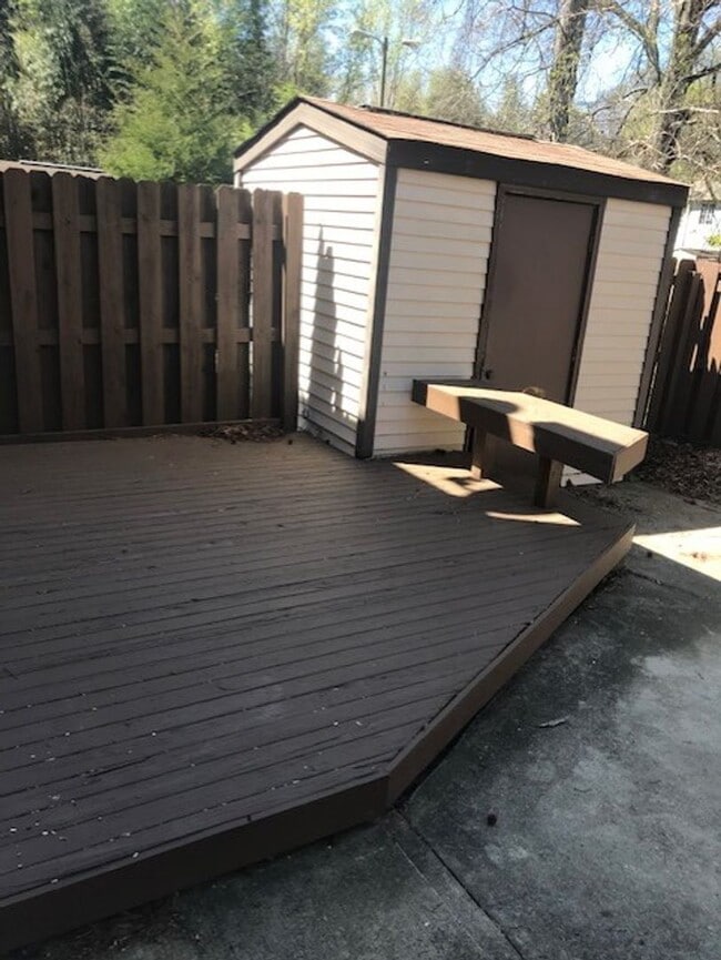 Building Photo - Coming Soon! Three Bedroom Townhome!!