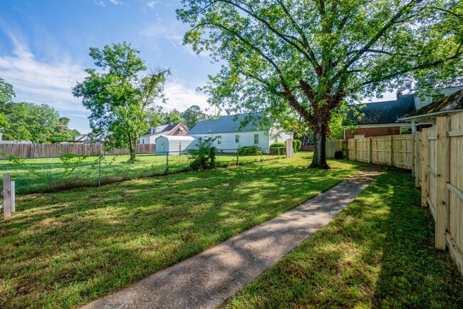 Building Photo - 3817 Wake Cir