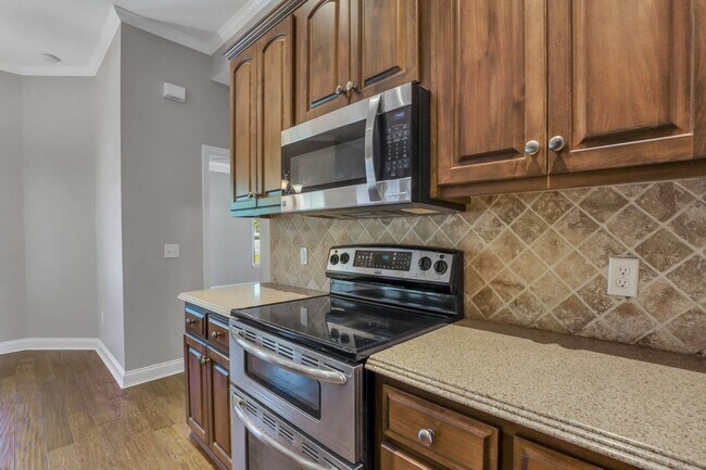 Building Photo - 1821 Old Carriage Trail