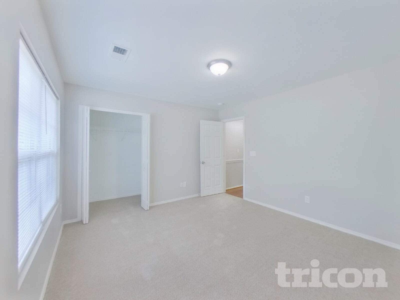 Building Photo - 2226 Buckleigh Dr