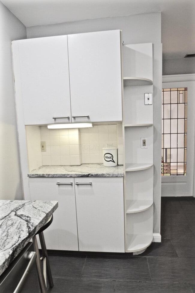 Building Photo - 258 Jackson St