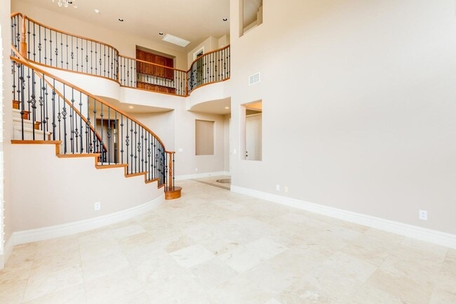 Building Photo - Live The Red Rock Country Club Lifestyle!!