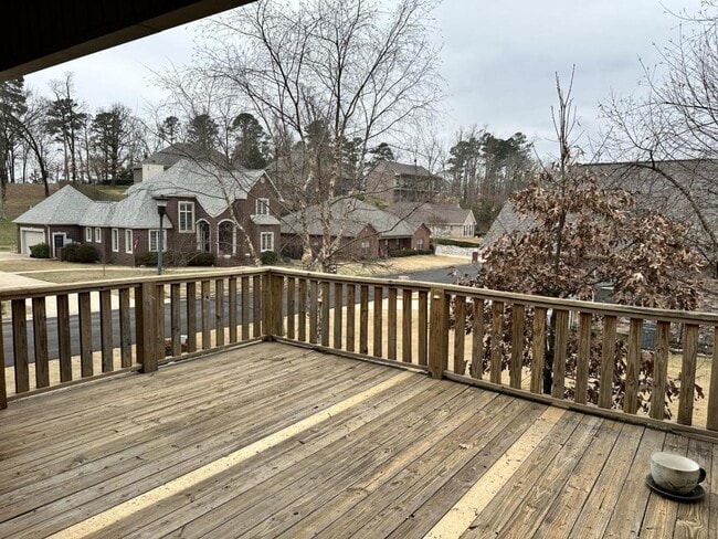 Building Photo - 105 Summertime Point