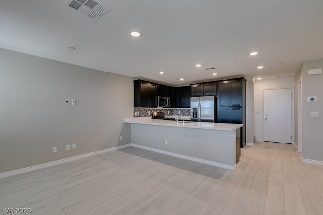 Building Photo - 6184 Rathbone St