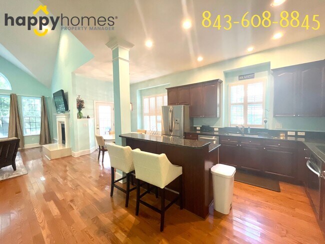 Building Photo - Gorgeous home in an ideal location on Daniel Island