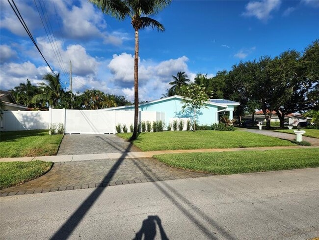 Building Photo - 2201 NE 49th St