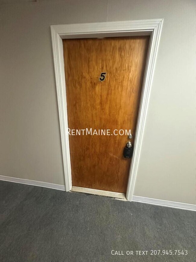 Building Photo - 46 Baker St