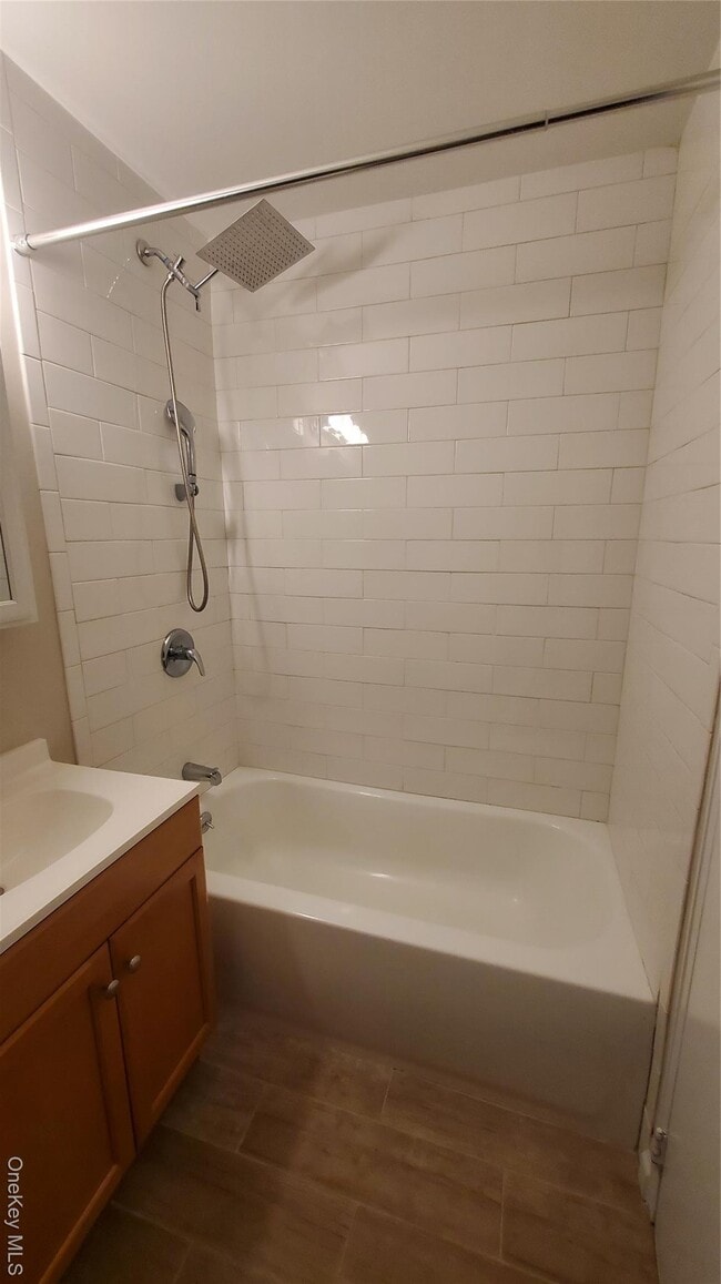 Building Photo - 460 Old Town Rd