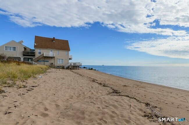 Building Photo - 72 Cosey Beach Ave