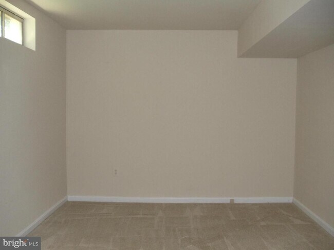 Building Photo - Welcome home!  Sought after Park Ridge in ...