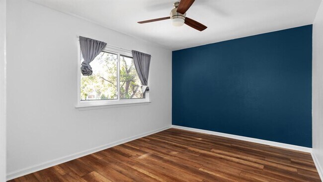 Building Photo - 7002 Crystalbrook Dr