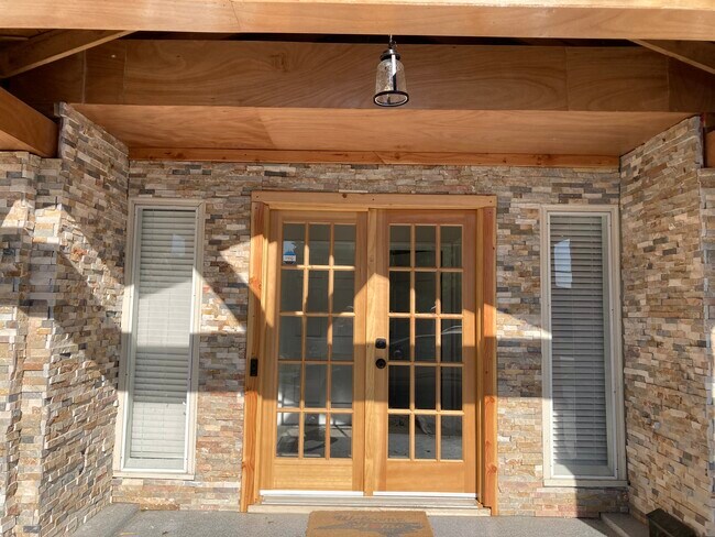 Building Photo - 1398 Jonestown Rd